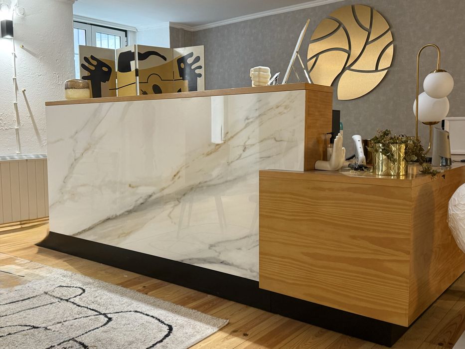 Balcão de recepção espetacular