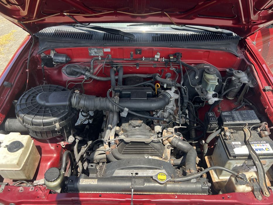 Toyota Hilux 2.4D Cabine Dupla – Pintura Geral Nova