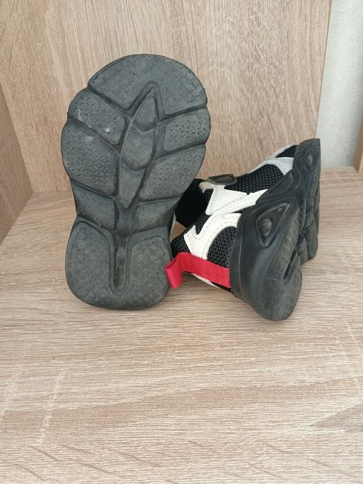 Дитячі кросівки на хлопчика