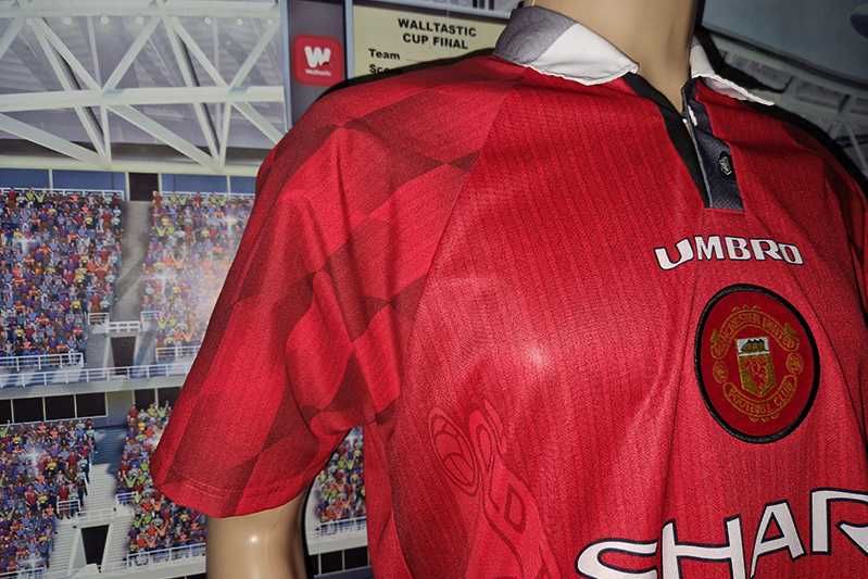 Manchester United Football Club Umbro VapaTech 1996-98 size: M-102cms