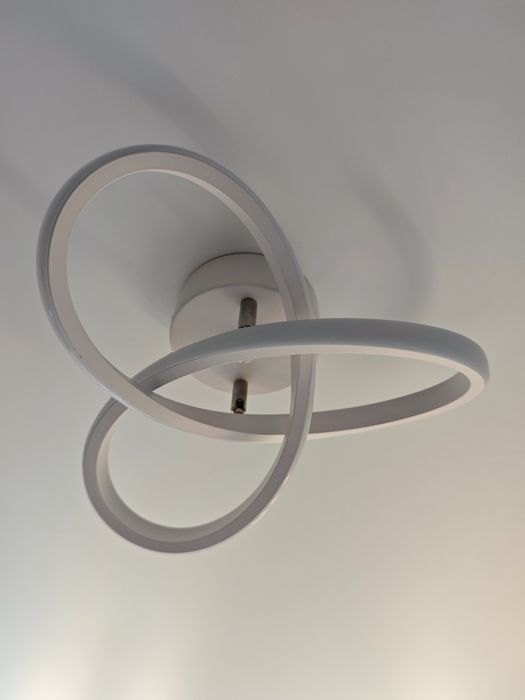 Стельова люстра (модерн)