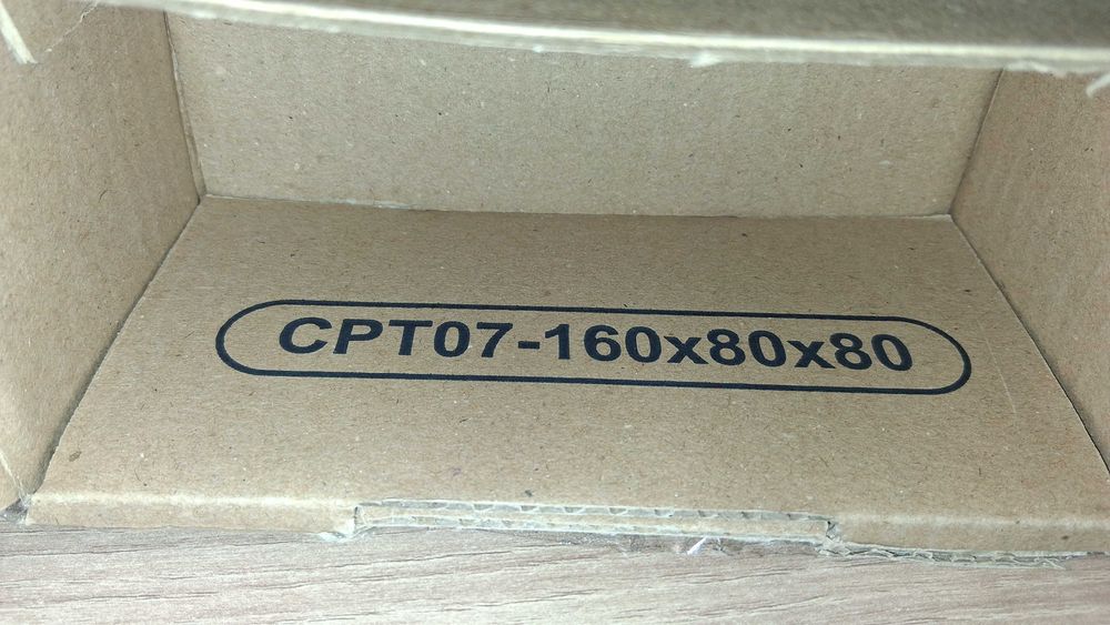 Metalowy Wieszak Na Słuchawki Lub Kask + Śruby / Kołki