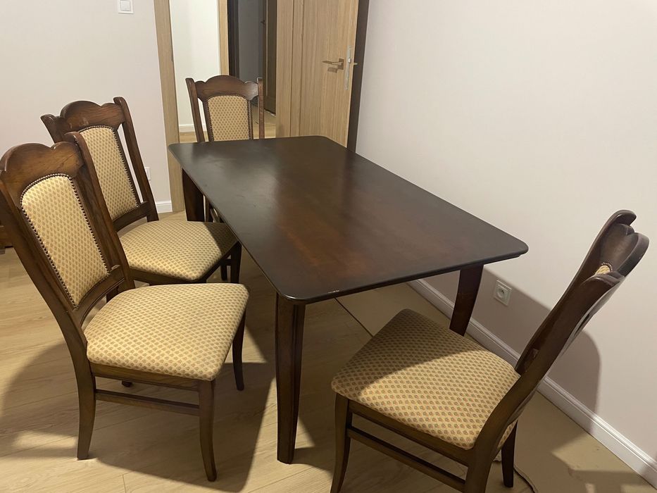 Stół drewniany z krzesłami antyk