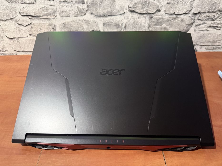 Acer Nitro 5 (i7 )144 hz(rtx 3050 )