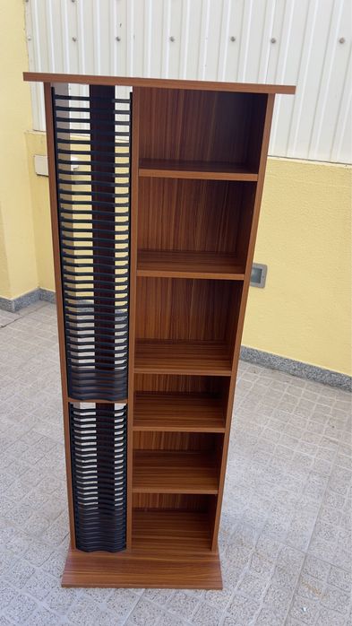 Móvel de sala para CD’s. Usado.