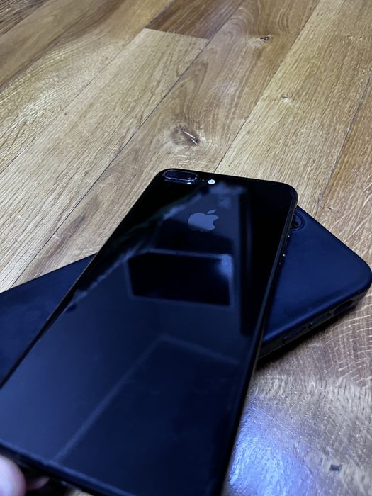 з стікляньою кришкою iPhone 7 +