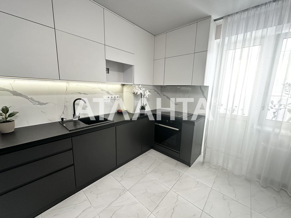 Apartment in Kyiv, Pyrohiv - Більше