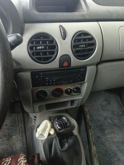 Samochód Reno Kangoo