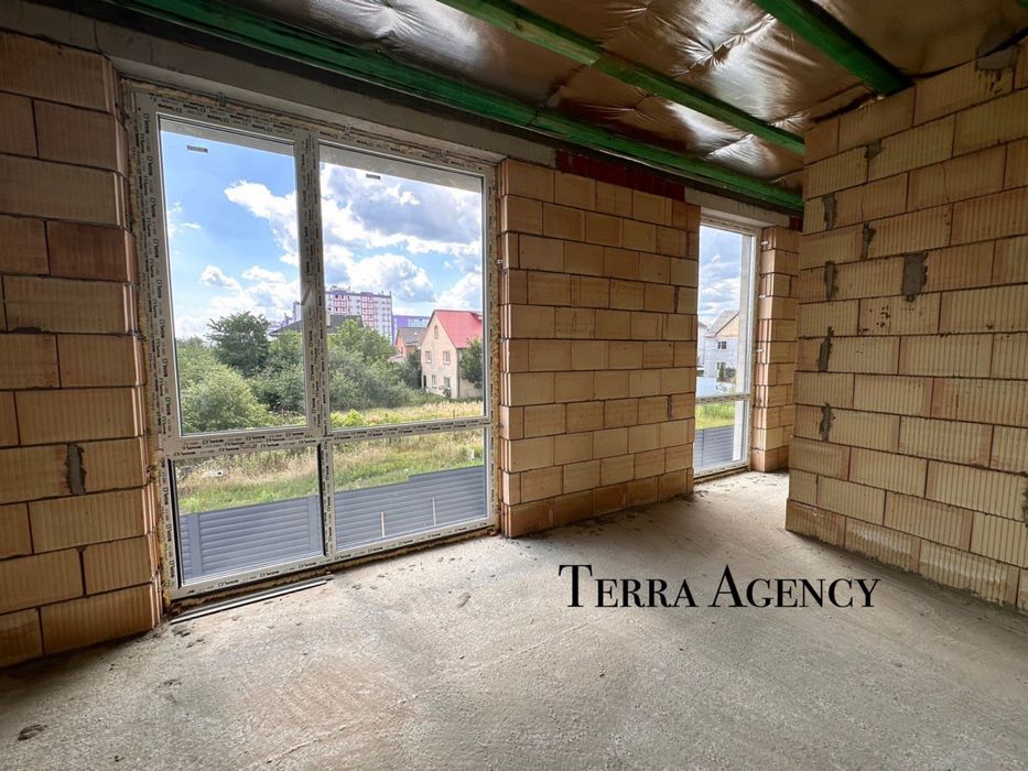 Дуплекс біля Аметист Мол/газ/4 кімнати/кухня вітальня/велика ділянка