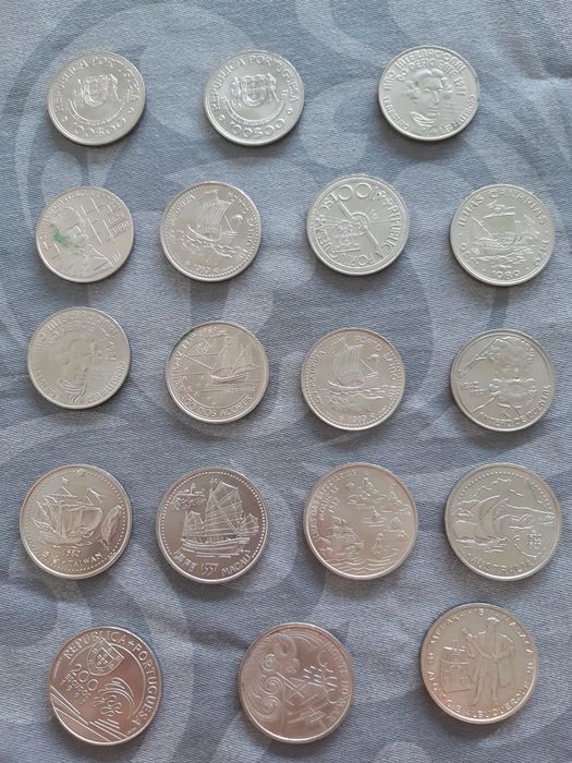 Moedas coleção 100 e 200 escudos