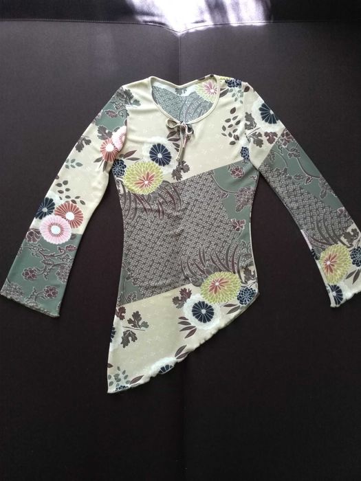 Piękna letnia tunika z długim rękawem asymetryczny dół