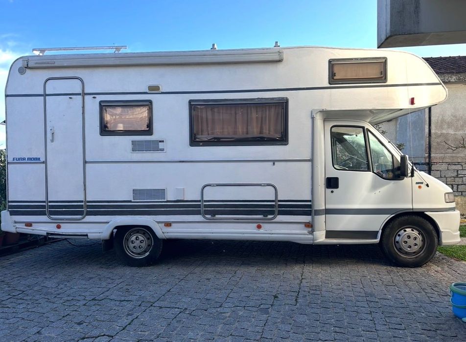 Autocaravana Capucina Eura Mobil | Fiat Ducato 2.5 Diesel | 6 Lugares