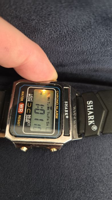 Stary zegarek elektroniczny Shark z epoki Vintage