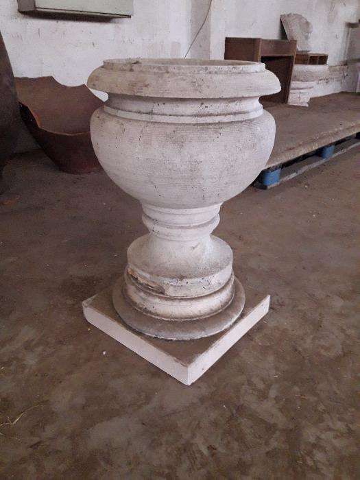 Bolas, bolotas em pedra para portões e outros ( vários modelos).