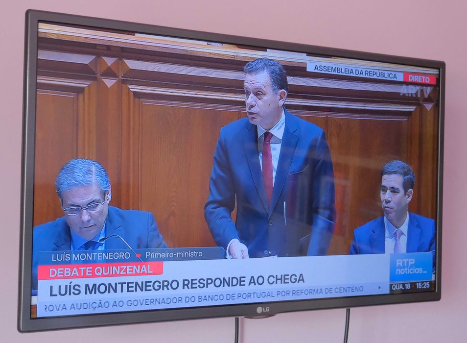 Smart TV 4K LG 32LF5800 de 32" (81,3cm)