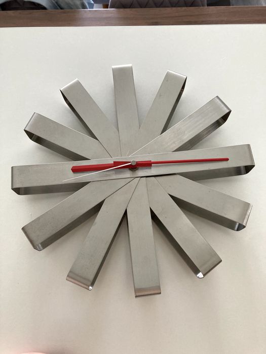 Zegar ścienny UMBRA Ribbon stalowy