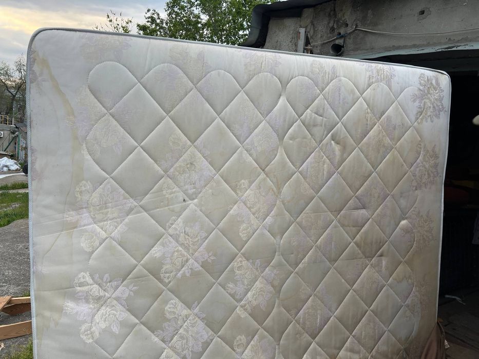 Продам матрас двоспальний 180х200