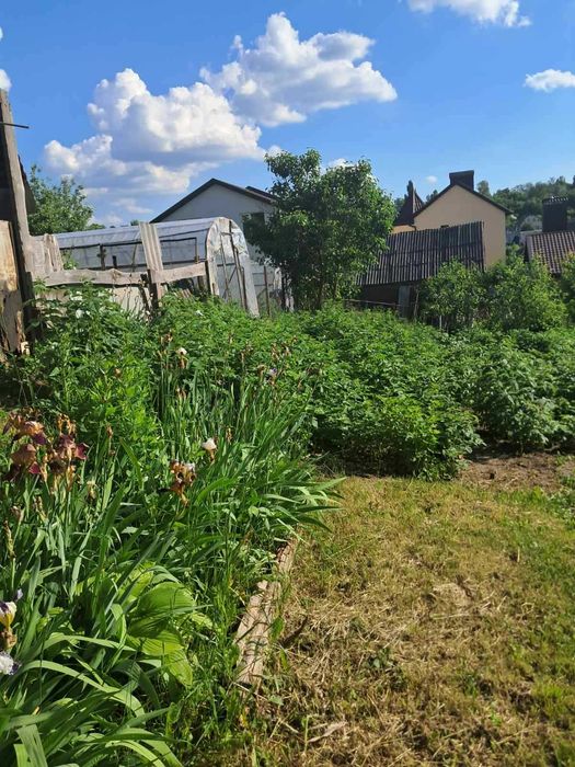 Продам частину будинку на П'ятничанах 0962
