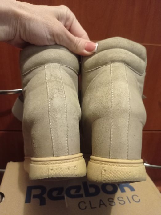 Продаю сникерсы - ботинки!