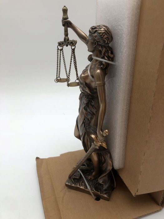 Figurka Justitia Bogini Sprawiedliwości 21cm Brąz Veronese Design