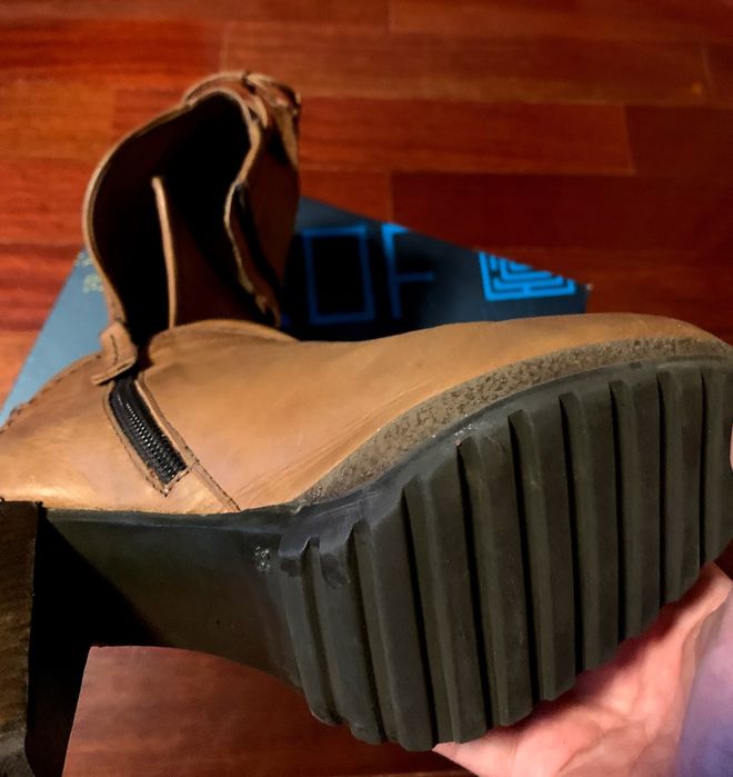 Botins em pele camel 38