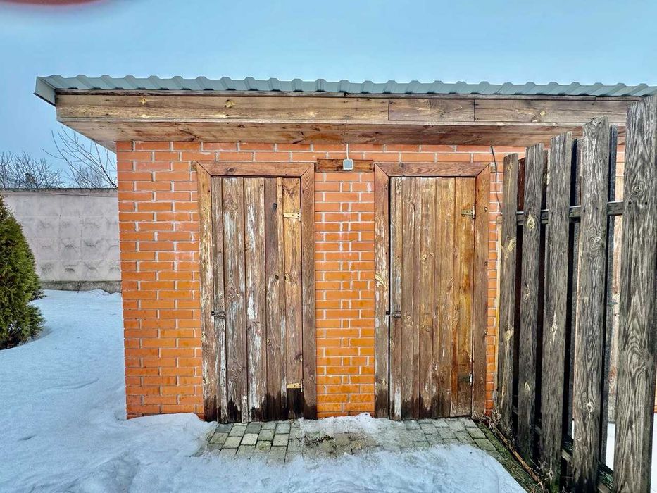 БУДИНОК 300 кв.м для 2-х РОДИН на 15 сотках в самому ЦЕНТРІ 10 км Київ