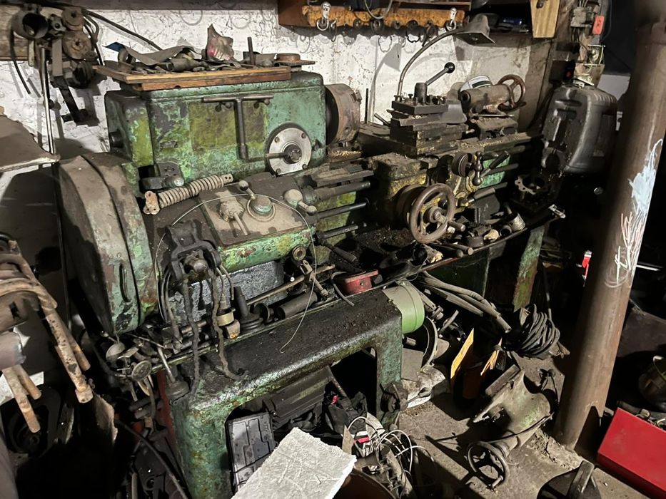 Продам токарний станок 1E61