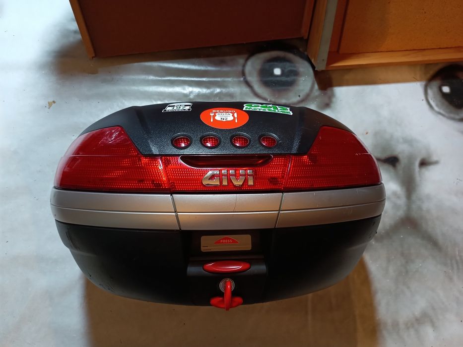 Top case Givi V46 + base monokey
