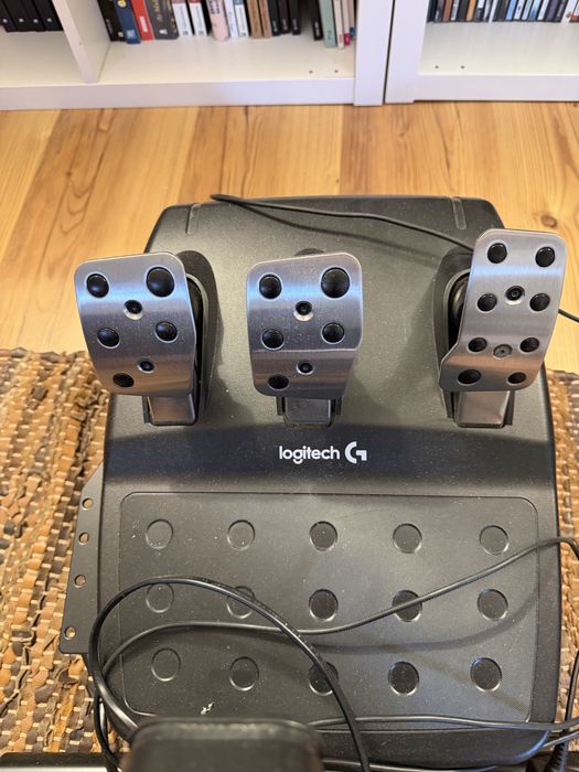 Conjunto cadeira playseat e volante logitech g29