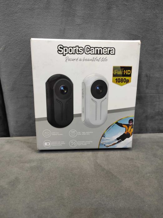Mini kamera sportowa Full HD 1080p z zestawem uchwytów.