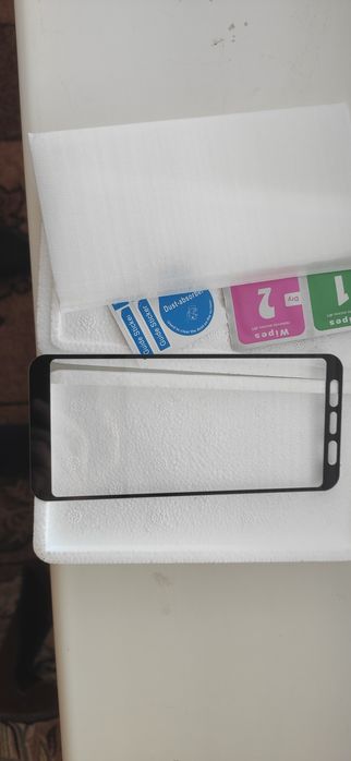 Скло Samsung galaxy J6+