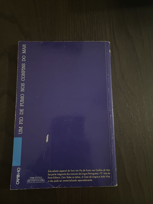 Um Fio de Fumo nos Confins do Mar - Alice Vieira