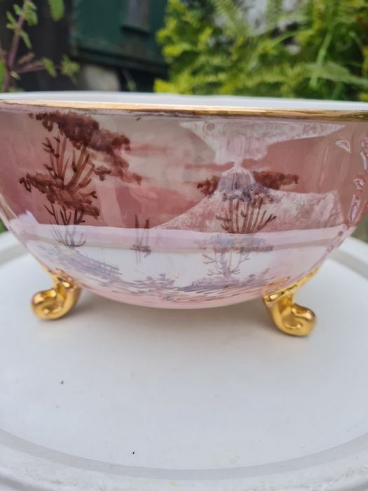 Peça antiga decorativa  porcelana Alcobaça