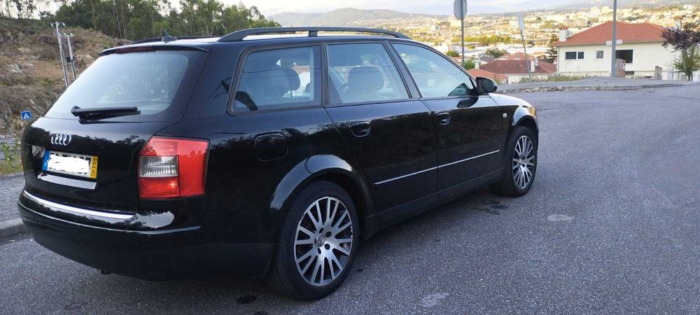Audi A4 Avant B6 2002 - Salvado/Peças