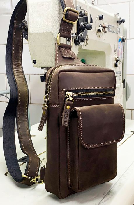 Сумка чоловіча слінг на плече бананка sms15-2(30) коричнева