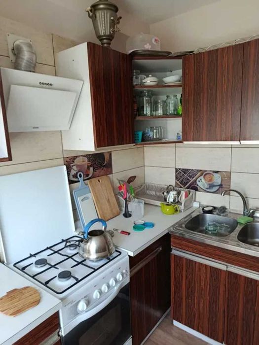 *2-кімнатна квартира в Олександрівському районі по вул.Шкільна