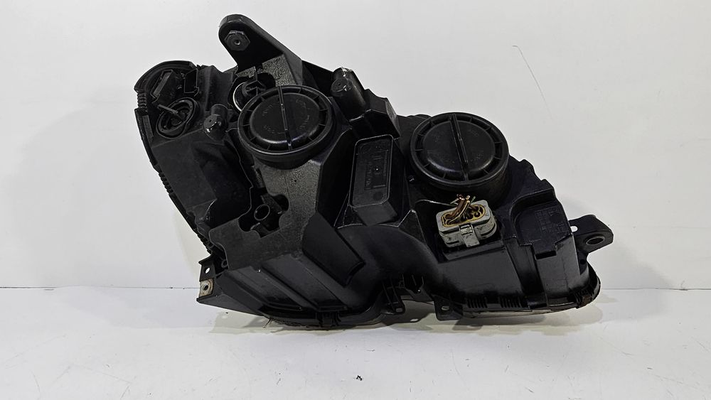 Mercedes c w204 lampa przód przednia ciemna lewa h7 eu