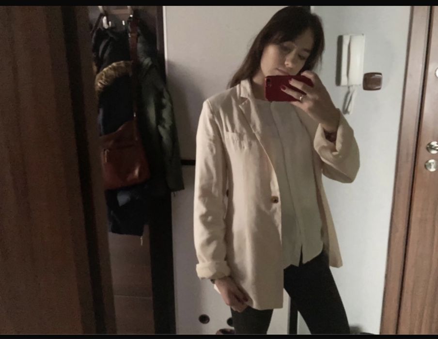 Marynarka w kolorze kremowym