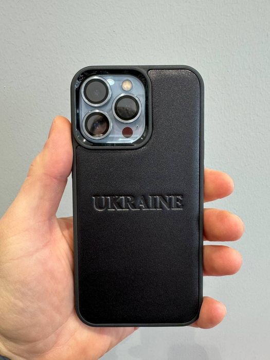 Шкіряний чохол на IPhone 15 Pro