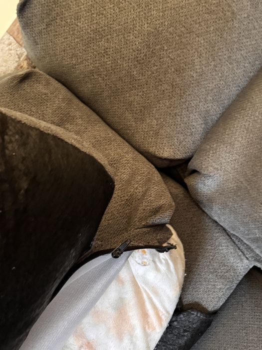Sofa cinza escuro usado