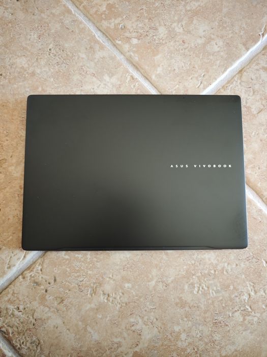 ASUS vivobook S14 OLED