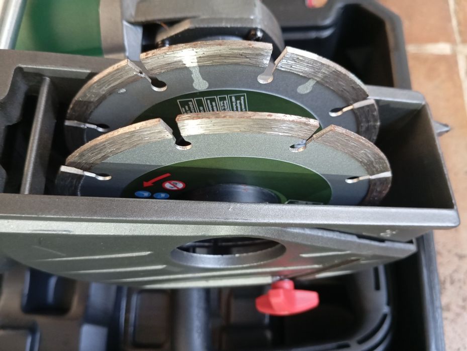 Máquina de abrir roços elétrica Parkside