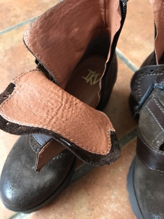 Botas castanhas de camurça