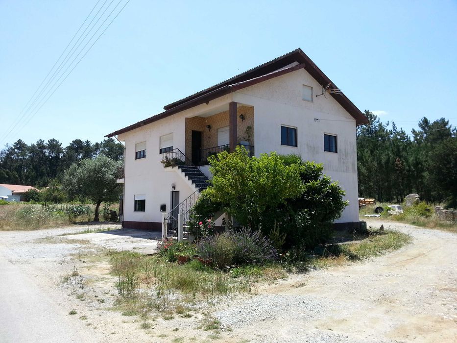 Casa / Apartamento 1º Andar para Arrendar / Alugar - Casal Barril (Soure) - T4 - 600€ - Disponível já