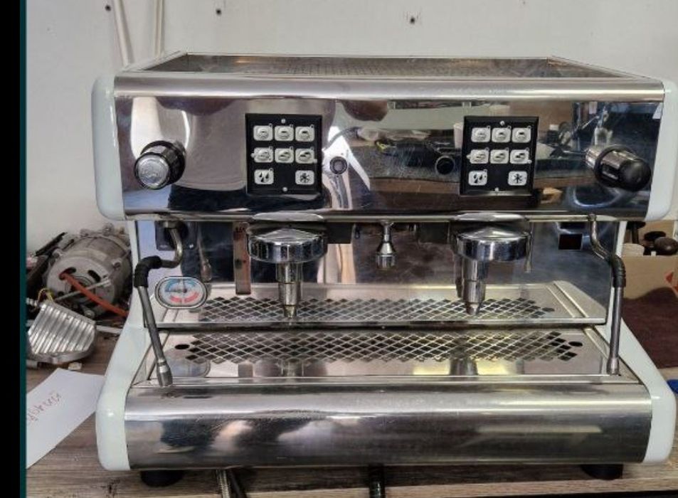 Професійна кавомашина La Scala Carmen A2