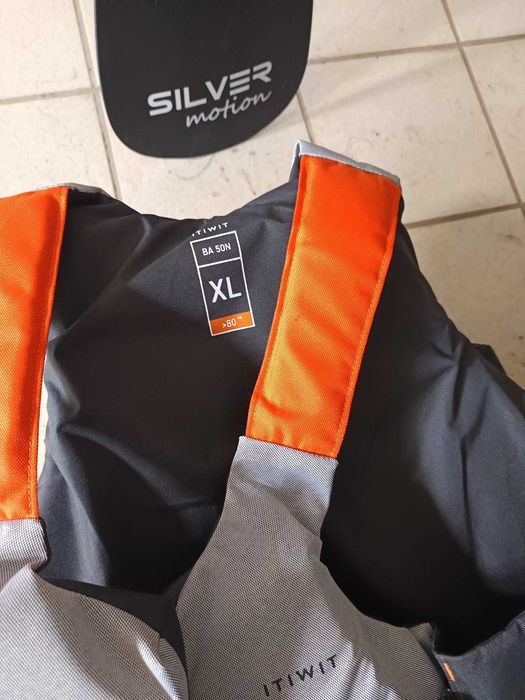 Paddle e colete (pessoas ate 120kgs) 200€