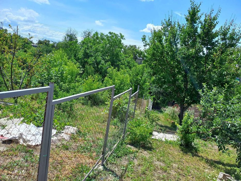 Дача 25 м. кв., уч. 6,7 сот. пр. Б. Хмельницкого. Печь. Вода. Свет.