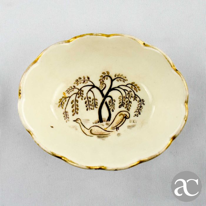 Par de Taças / Aneleiras em Porcelana Artibus decorada com flores