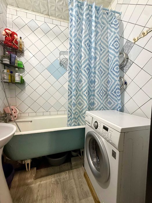 Продам 4 к. квартиру Юбилейный метро Академика Барабашова Салтовка 656 м/н
