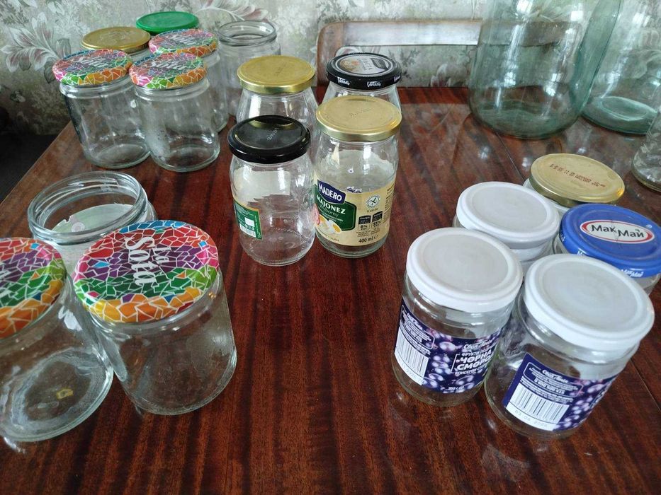 Банки 3л, 0,5л, 4л, кришки